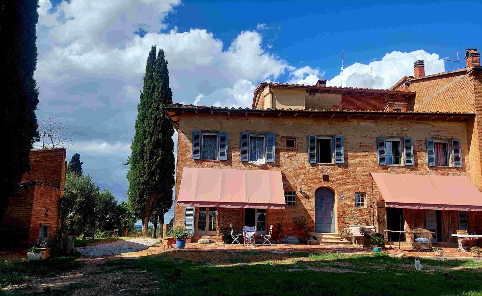 Casa Ezio Marchi - Due Appartamenti E Una Family Suite Bettolle Exterior photo